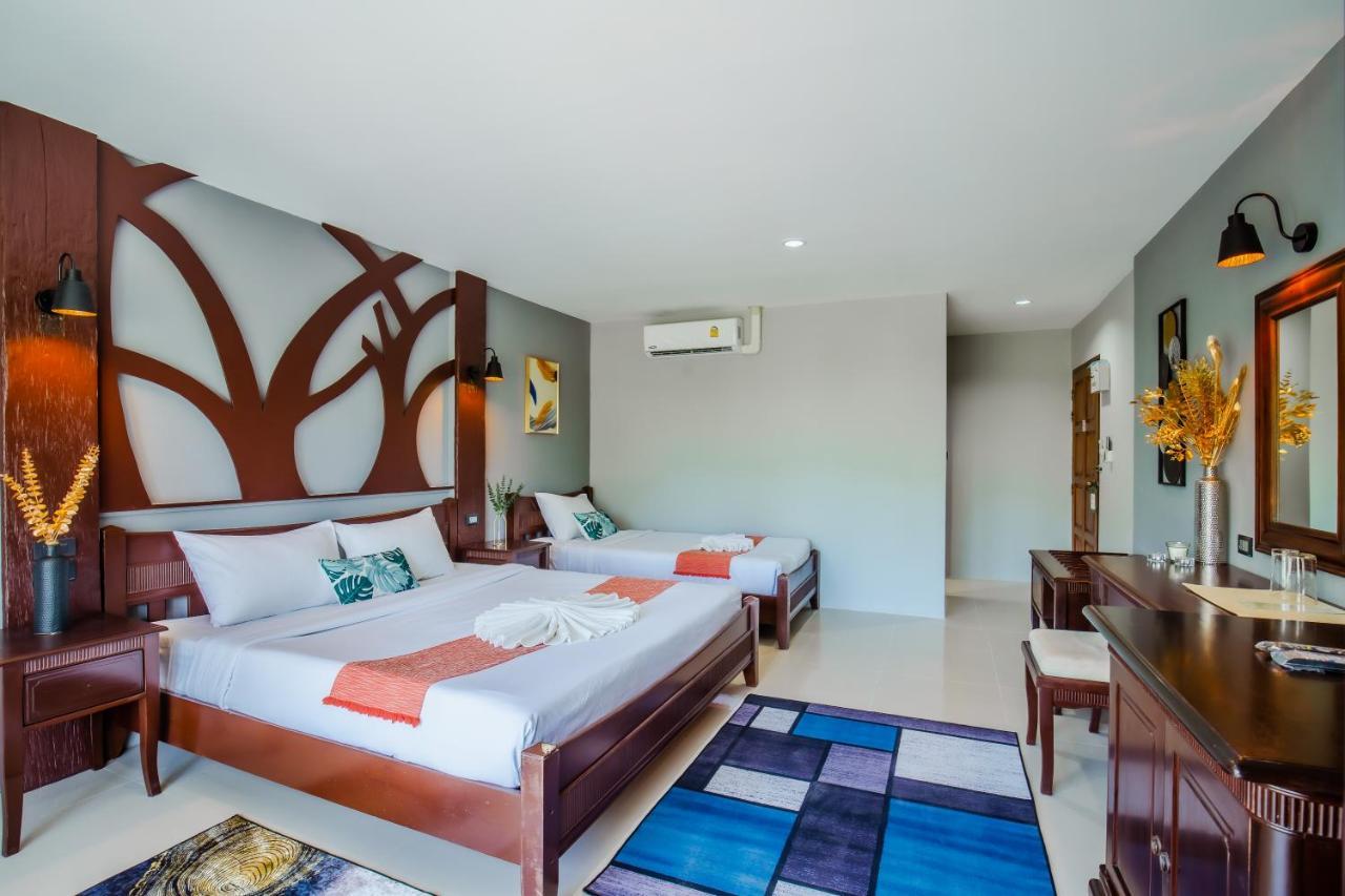 Time Out Hotel Patong Exterior photo