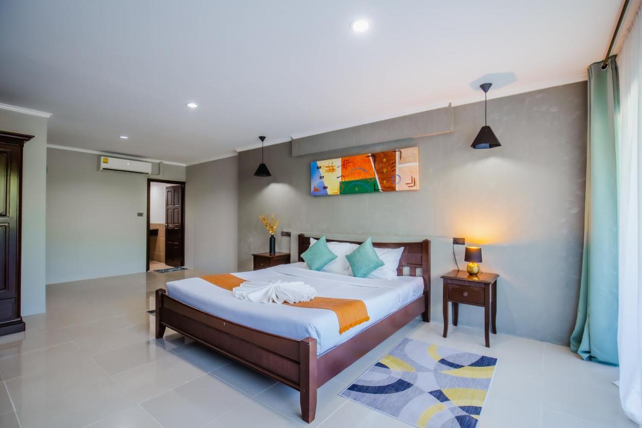 Time Out Hotel Patong Exterior photo